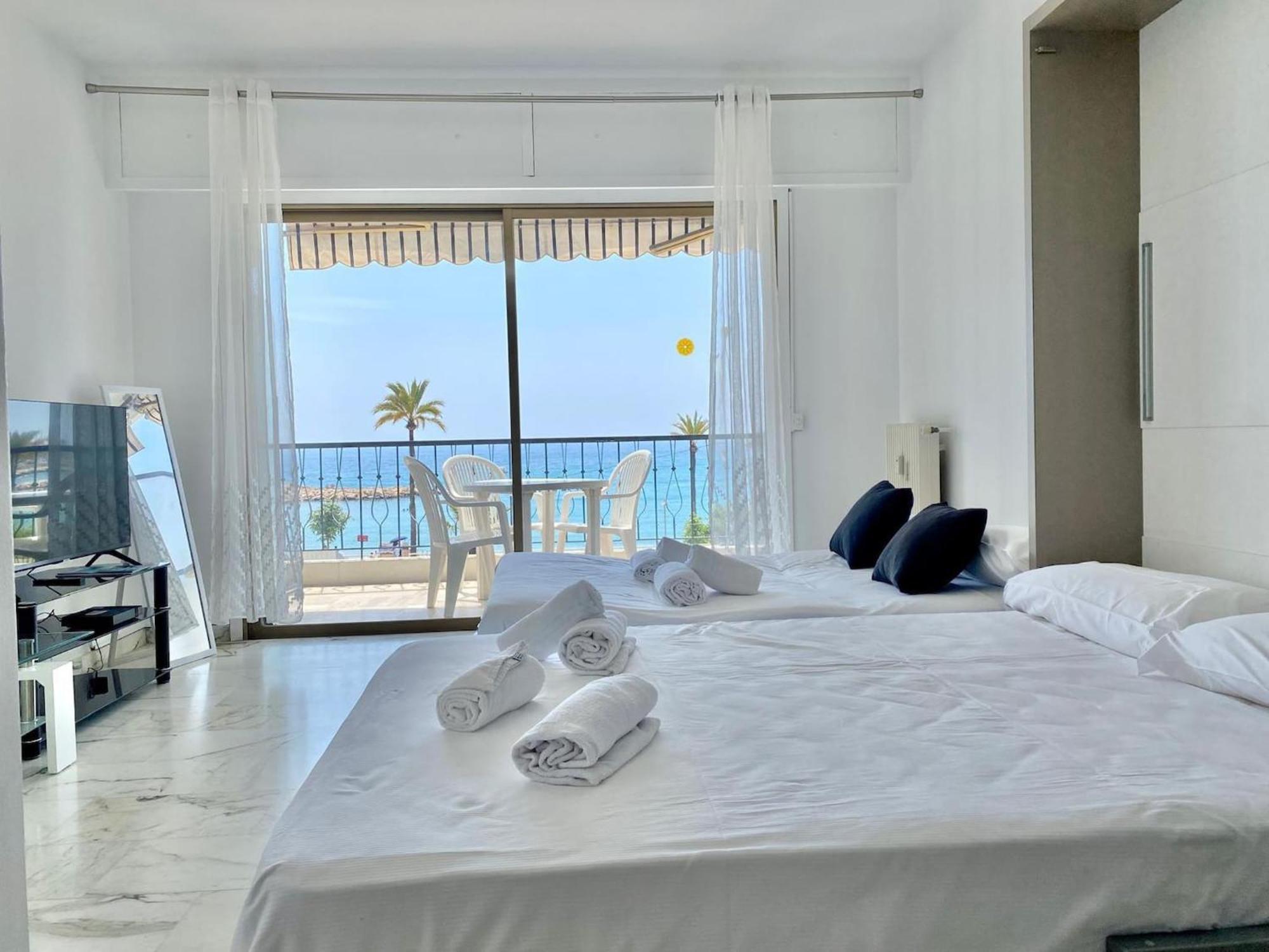 Le Mona Lisa, Vue Mer, Balcon Menton Exterior photo